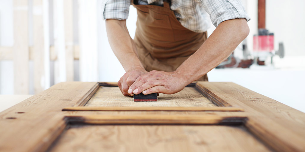 Die richtige Holzpflege - behandelte und unbehandelte Holzmöbel